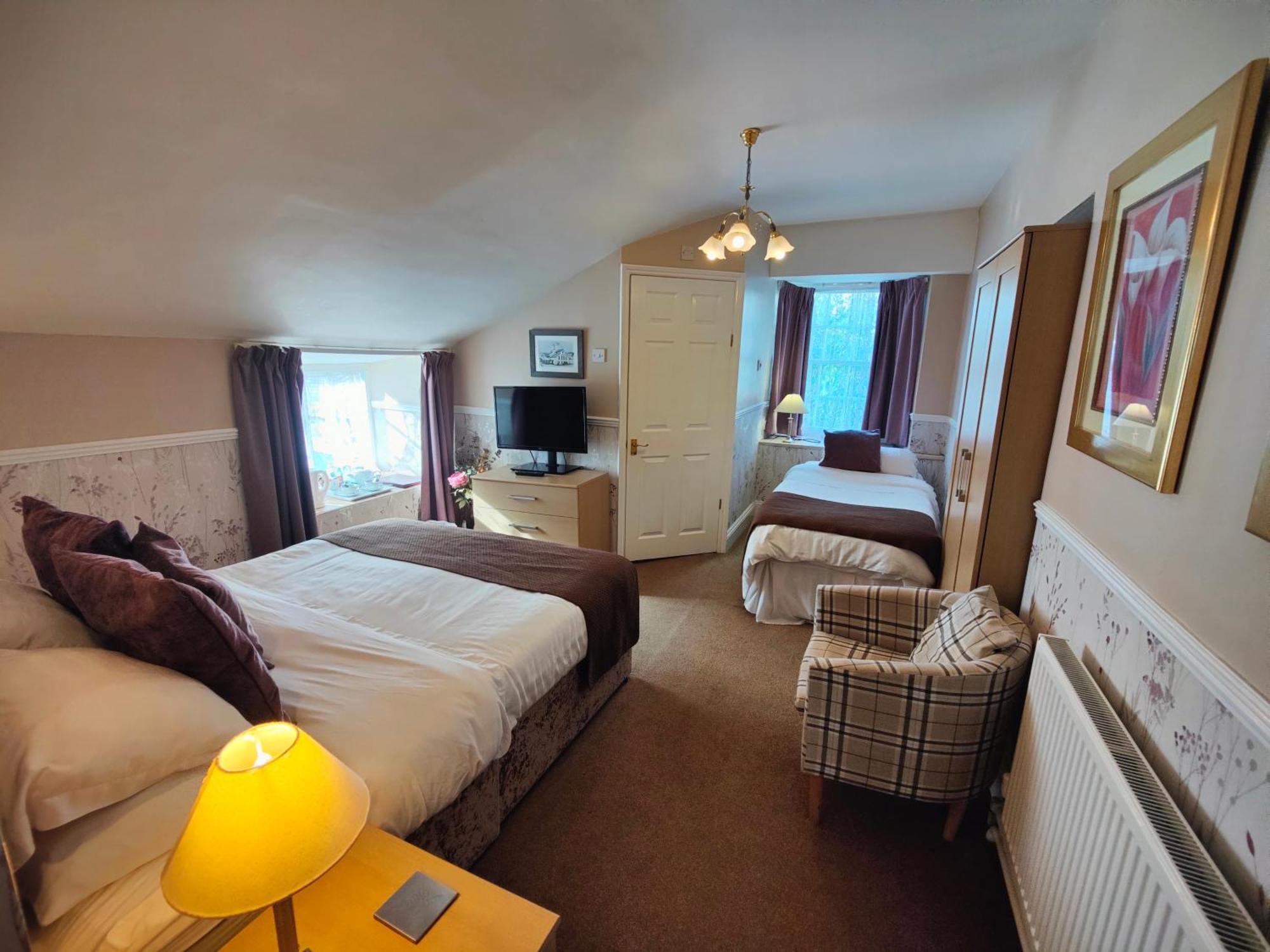 The Pack O' Cards Hotel Combe Martin Buitenkant foto
