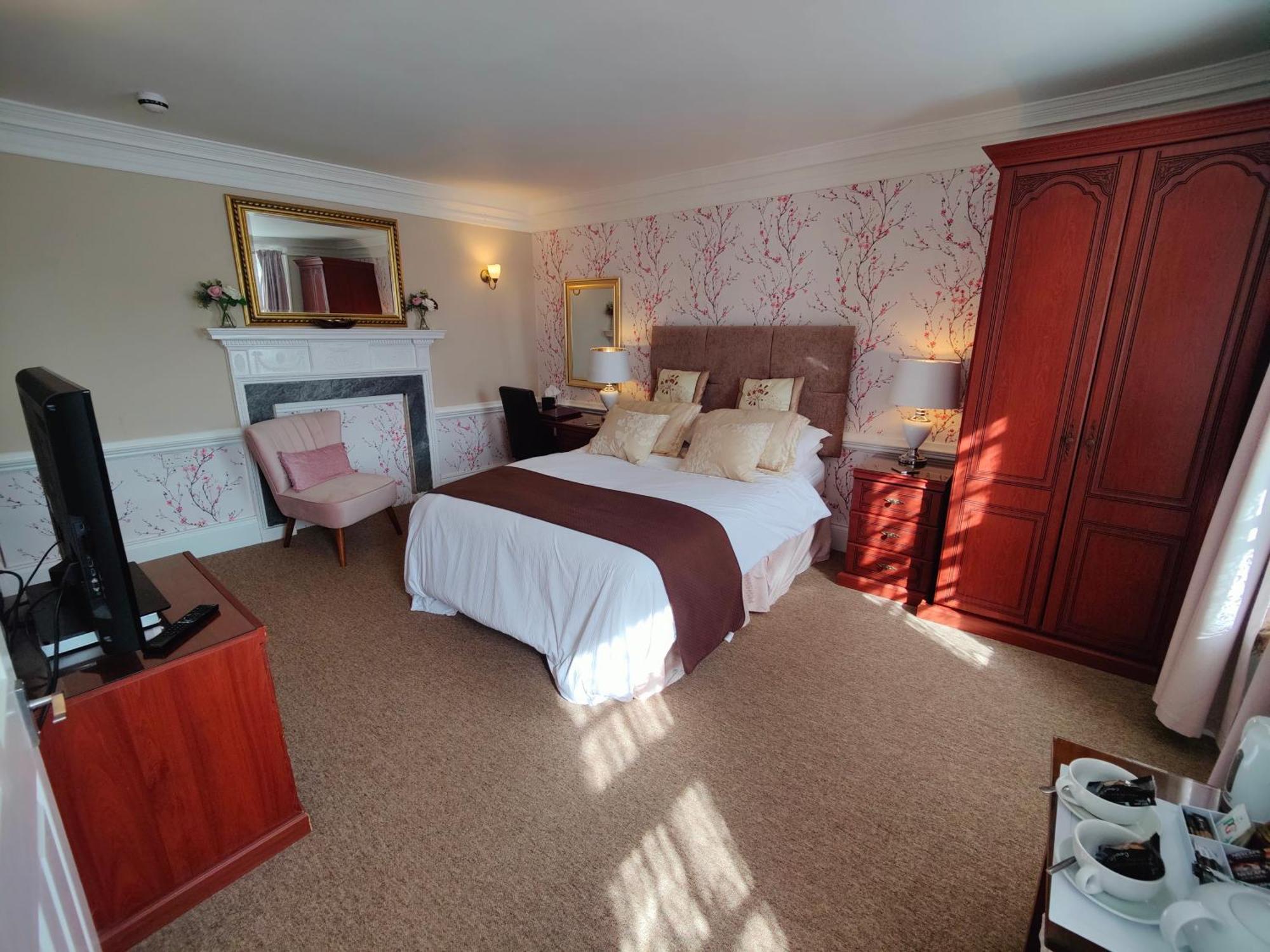 The Pack O' Cards Hotel Combe Martin Buitenkant foto