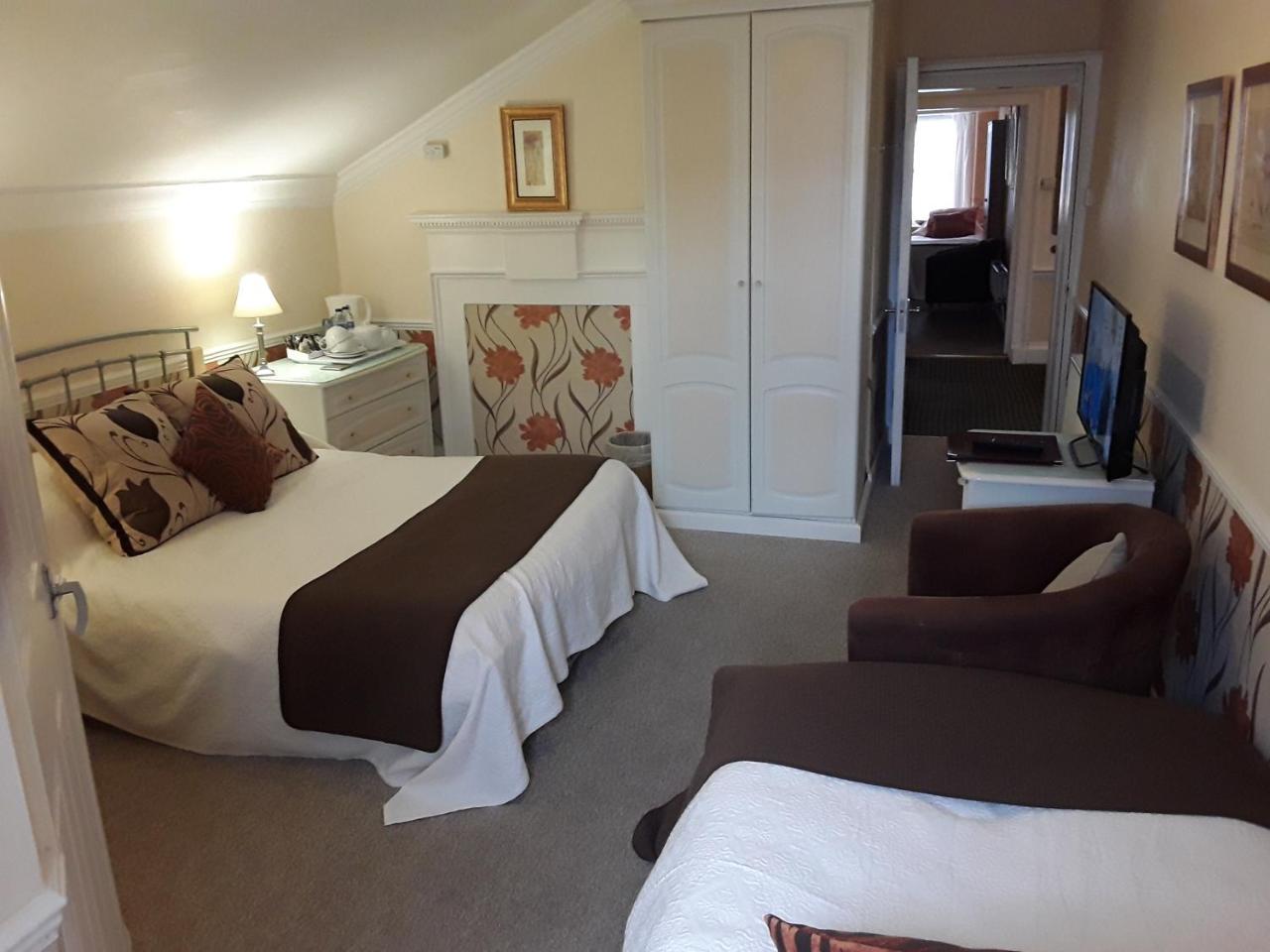 The Pack O' Cards Hotel Combe Martin Buitenkant foto